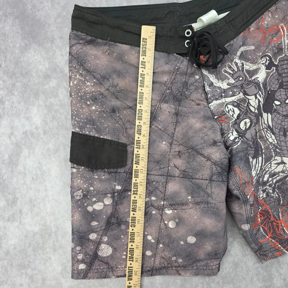 Marvel Comics Avengers Board Shorts Mens‎ XL Spider-Man Iron Man Swim Trunks